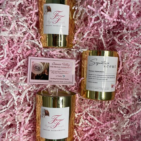 Fashionista Fresh Rose Scented Hand Poured Soy Wax Candle NWT - Picture 4 of 5